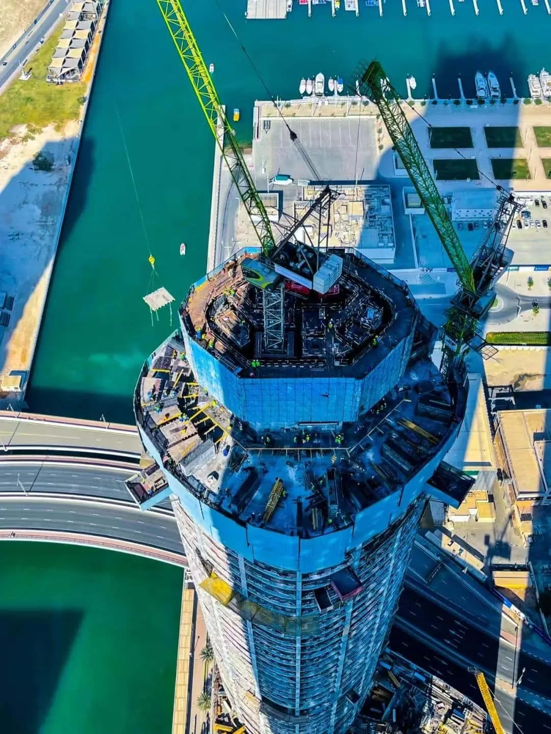Zoomlion Tower Crane Helps Dubai Build New Landmarks